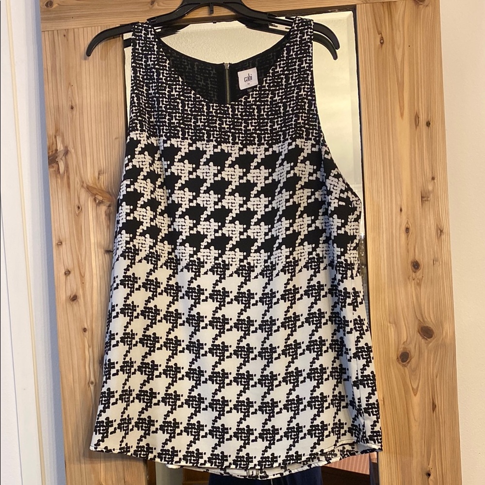Chic Black and White Houndstooth Women's Top